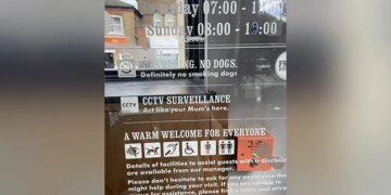 Bizarre Rules Of Restaurant Baffles Internet Wrote No Smoking Dogs See Viral Post – रेस्टोरेंट ने ग्राहकों के लिए बनाई अजीबोगरीब नियमों की लिस्ट, लिखा