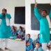 Bihar Teacher Viral Video: Master Saab Start Dancing Singing In Front Of The Student In The Class – बच्चों को पढ़ाने के लिए क्लास में टीचर ने लगाया ऐसा तिकड़म, VIDEO देख यूजर्स बोले