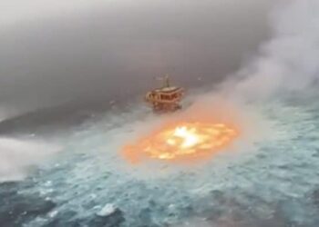 Old Video Shows Fire Raging In The Middle Of The Ocean Near Mexico | Video Showing Bright Orange Flames Raging On The Surface Of The Sea Is Going Viral