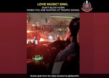 Cab Driver Singing While Driving In Peak Traffic Delhi Police Shares Video With This Important Message