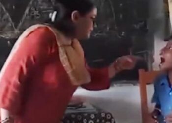 This Teacher Is Teaching The Maithili Version Of Johny Johny Yes Papa To The Children, The Video Went Viral