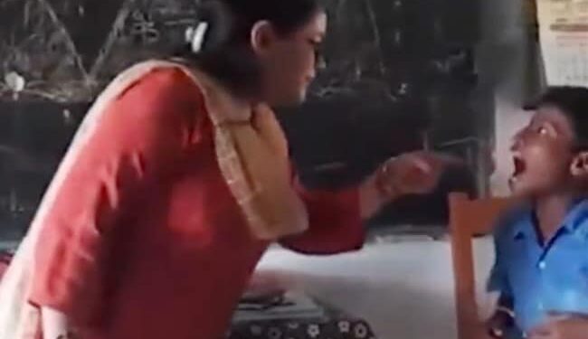 This Teacher Is Teaching The Maithili Version Of Johny Johny Yes Papa To The Children, The Video Went Viral