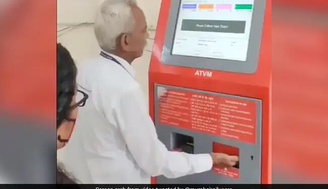Man Was Doing Too Fast Work Video Viral: Indian Railway Employee Prints Tickets Faster Than You Can Blink Video Goes Viral