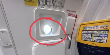 Airline Trolls Passenger Who Complains About Their Window Seat | Airline Company TROLLED FOR IGNORING CUSTOMER COMPLAINT REGARDING WINDOW SEAT VIRAL TWEET