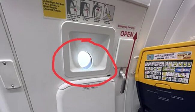 Airline Trolls Passenger Who Complains About Their Window Seat | Airline Company TROLLED FOR IGNORING CUSTOMER COMPLAINT REGARDING WINDOW SEAT VIRAL TWEET