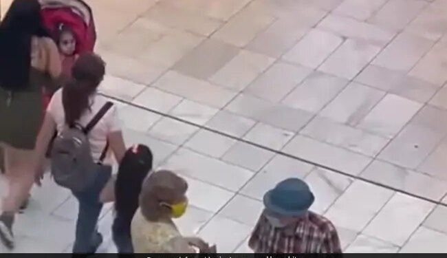Elderly Couple Steals Plant From Inside A Mall Internet Shocked To See This Viral Video