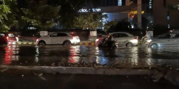 Gurugram Is Flooded Heavy Rains Waterlogged On Roads Memes Goes Viral On Twitter With Pictures And Videos – गुरुग्राम में भारी बारिश से जलभराव, सोशल मीडिया पर Memes की बरसात, लोग बोले