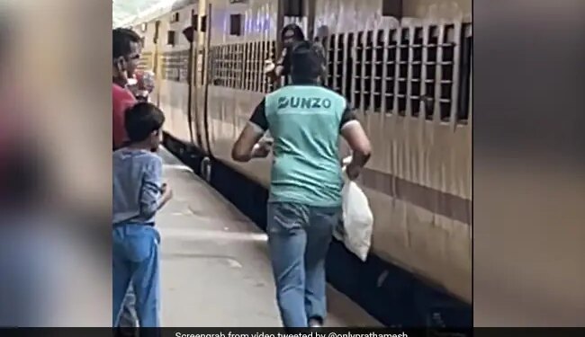 Dunzo Agent Running Behind Train To Deliver Package To Passenger Wins Internet See Video Viral