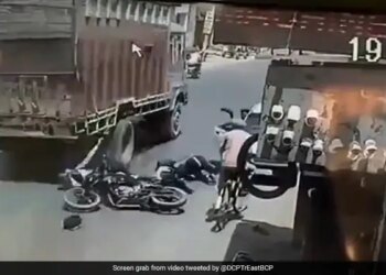 Police Officer Tweets Accident Video With Message To Careless Drivers See Shocking Video