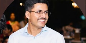 IAS Officer Awanish Sharan Shared His First Salary Tweet Goes Viral See Internet Funny Reactions – IAS अधिकारी ने बताई अपनी पहली सैलरी, लोगों से पूछा- आपकी…? यूजर ने कहा