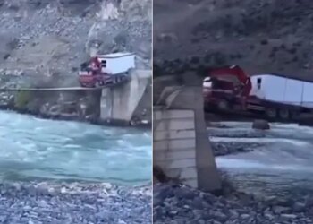 Dangerous Viral Video: Viral Video Of Truck Driver Crossing The Narrow Bridge | Truck Driver Crosses A Narrow Bridge Without Any Safety Railings