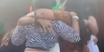 Viral Video Of Girls Dancing In A Group Floor Turned Into A Big Round Hole In Seconds – Viral Video : ऐसी नाचीं लड़कियां कि फट गई ज़मीन…बन गया गड्ढा…और फिर…