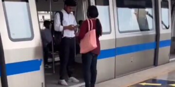 Video Of Girl Running Away From Boys Hand At Metro Station With Mobile Phone Goes Viral On Social Media