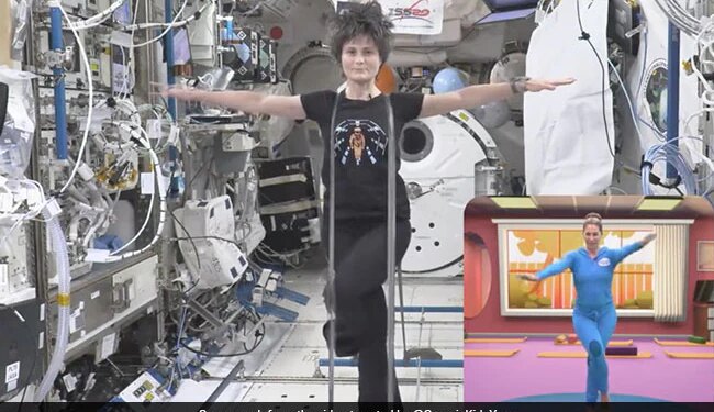 Astronaut Does Yoga In Space Internet Shocked To See This Viral Video