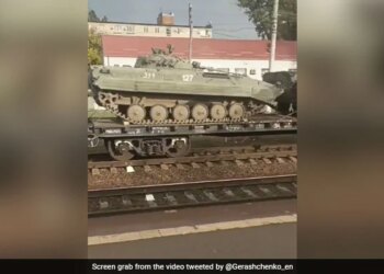 Ukrainian Government Adviser Claims Russia Has Taken Out Soviet-Era Tanks From Storage Amid War Watch Video