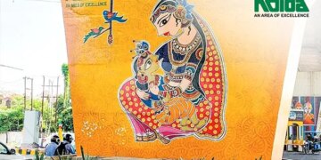 People Are Liking The Charming Mithila Painting Seen On The Pillars Of Noida Flyover.