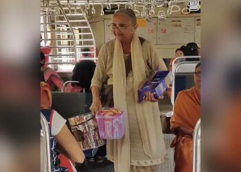 This Grandmother Amma Sells Sweet Chocolates With A Sweet Smile On The Train, The Heart Will Be Happy After Watching The Video