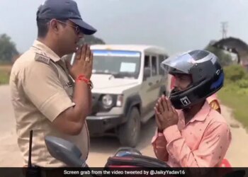 Police Officer Unique Mantra To Spread Helmet Awareness Leaves Internet In Splits See Viral Video