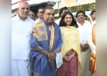 Mukesh Ambani With Radhika Merchant Visit Lord Venkateswara Temple In Andhra Pradesh