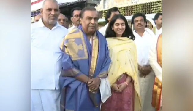 Mukesh Ambani With Radhika Merchant Visit Lord Venkateswara Temple In Andhra Pradesh