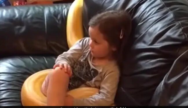 Little Girl Watches TV With Her 12 Foot Long Python Then This Happened You Cant Believe This Watch Viral Video