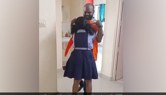 Girl Priceless Reaction While Celebrating Her Father New Job At Swiggy Will Make You Cry See Viral Video