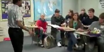 Maths Teacher In United States Teaches Formulas By Singing | Maths Teacher Unique Teaching Style Video Viral