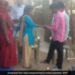 अंगूठी पहनाने के बाद लड़की ने छुए लड़के के पैर, तभी लड़के ने की ऐसी हरकत, पिता ने जड़ दिया थप्पड़