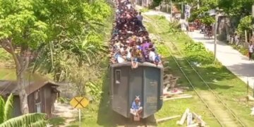 People Travelling On Train Roof And Engines In Bangladesh Watch Viral Video