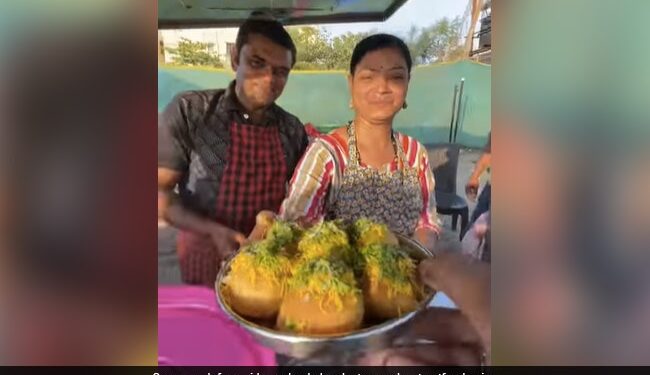 Video: This Deaf-Mute Couple Runs A Humble Pani Puri Stall In Nashik