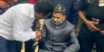 Anand Mahindra Was Surprised To See The Enthusiasm Of The 100-year-old Major, Said- Stunned To See The Salute – 100 वर्षीय मेजर के जोश को देख कर आनंद महिंद्रा हुए हैरान, कहा