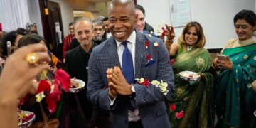Durga Puja Is Being Celebrated In New York, The Mayor Said – This Festival Is Special, It Is The Victory Of Good Over Evil – न्यूयॉर्क में मनाई जा रही है दुर्गापूजा, मेयर ने कहा