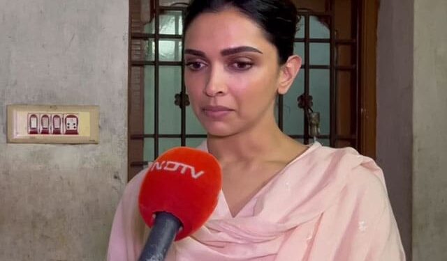 Deepika Padukone Plays The Live Love Laugh Rapid Fire Watch Video