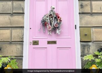 Woman Faces 19 Lakh Rupee Fine For Painting Her Front Door Pink In Scotland – घर का दरवाजा गुलाबी रंगने के जुर्म में इस महिला पर लगा 19 लाख रुपए का जुर्माना
