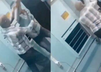 Shocking Indian Railways Train Video: Man Fights With Boy Throw Him From Running Train