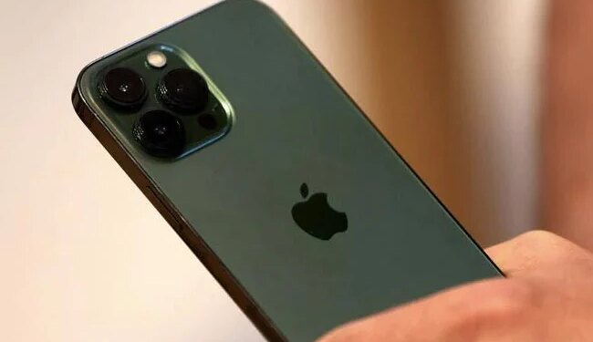 Ordered IPhone 13 Online, Got IPhone 14 In Return! Its Called Kismat Connection