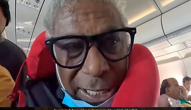 Actor Ashish Vidyarthi Described Himself As A Junk Man In The Flight, The Video Is Going Viral On Social Media