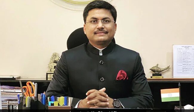 IAS Officer Awanish Sharan Shared The Video Of Success In Life | Bureaucrat Shares Post Depicting Success At Different Stages Of Life