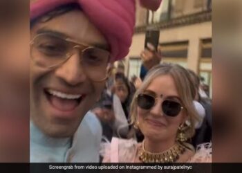 Viral Video Of Dancing Barati Says We Shutdown Broadway For Brothers Wedding – Viral Video : भाई की शादी में बंद कर दीं न्यूयॉर्क की सड़कें, देसी रॉकस्टार की तरह नाचे बाराती