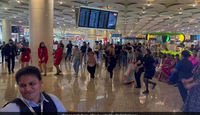 Airlines Employees Played Garba Video: After Bengaluru And Bhopal Garba Fervour Arrives At Mumbai Airport