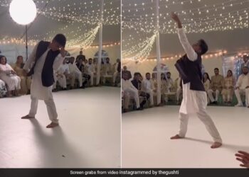 Boy Sets Fire On Stage With Dance Performance On Shahrukh Khan Tumse Milke Dil Ka At Uncle Wedding See Viral Video
