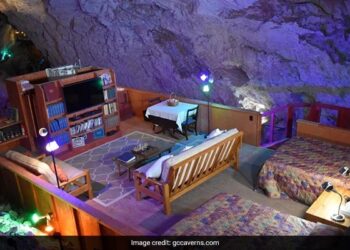 5 Tourists Trapped 200 Feet Underground At Grand Canyon Caverns Due To Lift Failure