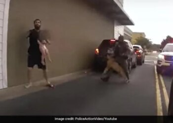 Dramatic Video Of Boyfriend Using Girlfriends Baby As Human Shield After Abducting Police Controls Him With Force – Video : Boyfriend ने बच्चे का किया अपहरण, पुलिस के करंट, कुत्ते से आया काबू…Girlfriend ने की थी शिकायत