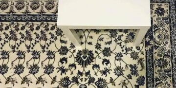 Optical Illusion Hidden Phone On Carpet: A Mobile Phone Is Hidden In This Carpet Can You See