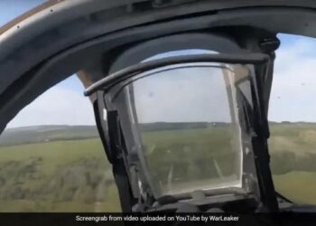 The Fighter Plane Was About To Crash, The Pilot Saved His Life In Time, The Video Will Surprise