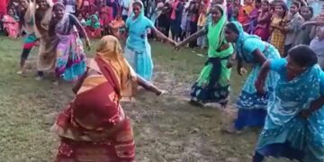 Women Playing Kabaddi Game While Wearing Saree In Chhattisgarh Olympics | Video Of Women Playing Kabaddi In Saree