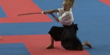 Friendship With Sword At Young Age, Girl Is Expert In Martial Arts, 98 Lakh People Watched The Video