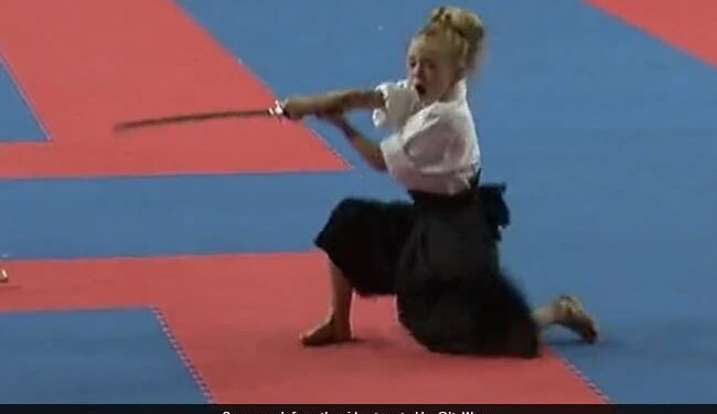 Friendship With Sword At Young Age, Girl Is Expert In Martial Arts, 98 Lakh People Watched The Video