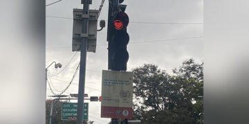 Watch: Spotted A Heart Shaped Traffic Light In Bengaluru
