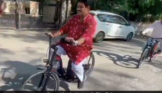 नितिन गडकरी ने दिया चैलेंज, सांसद ने 32 किलो वज़न घटाकर किया हैरान, तोहफे में मिले इतने करोड़ रुपए